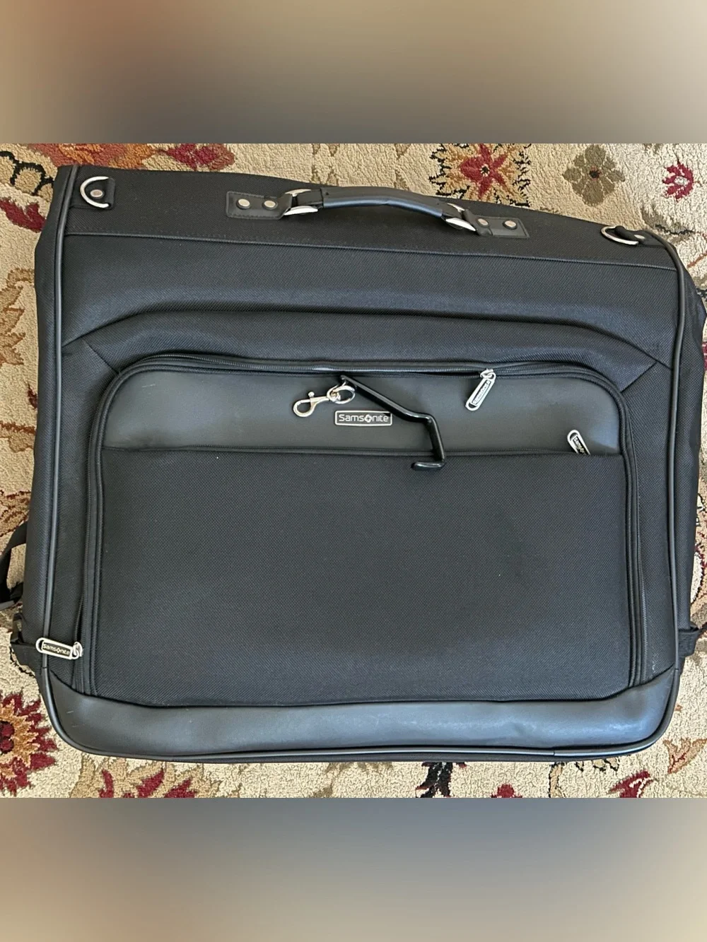 Samsonite Black Men's Garment Bag with Front Pocket without shoulder strap